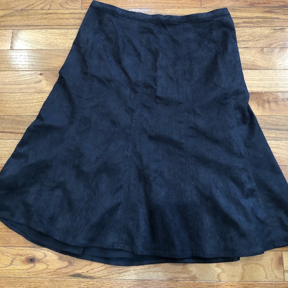 Women’s faux Suede skirt (size 4)